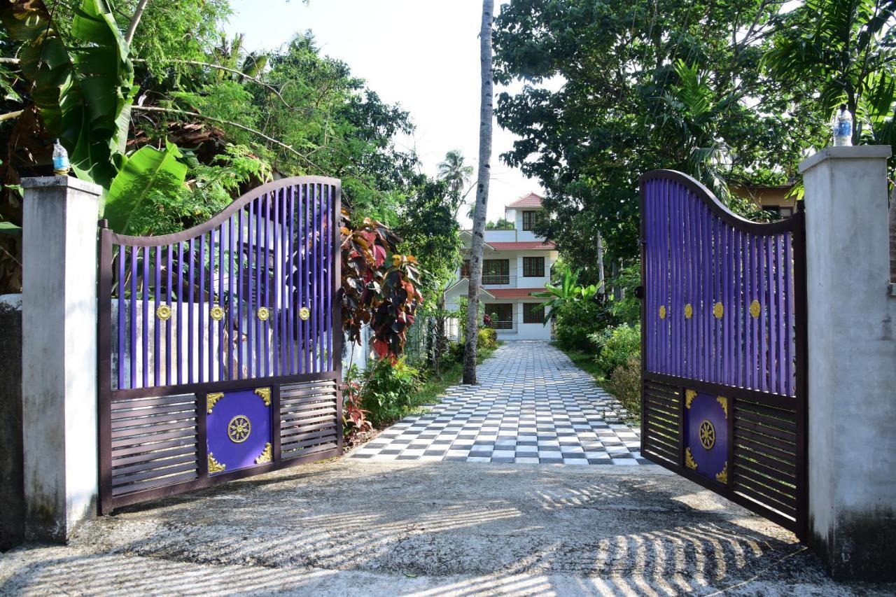 Апартаменты Devi Kripa Residency Варкала Экстерьер фото