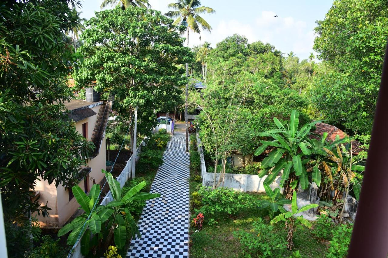 Апартаменты Devi Kripa Residency Варкала Экстерьер фото