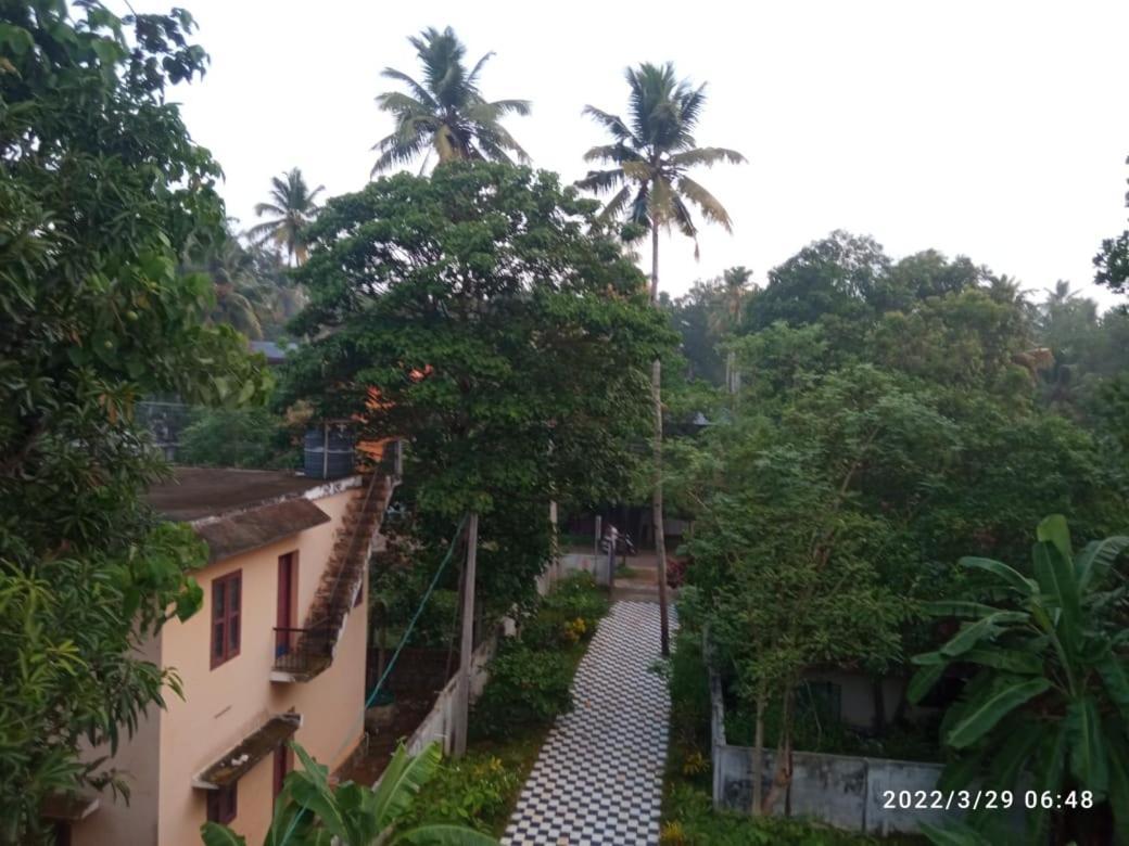 Апартаменты Devi Kripa Residency Варкала Экстерьер фото
