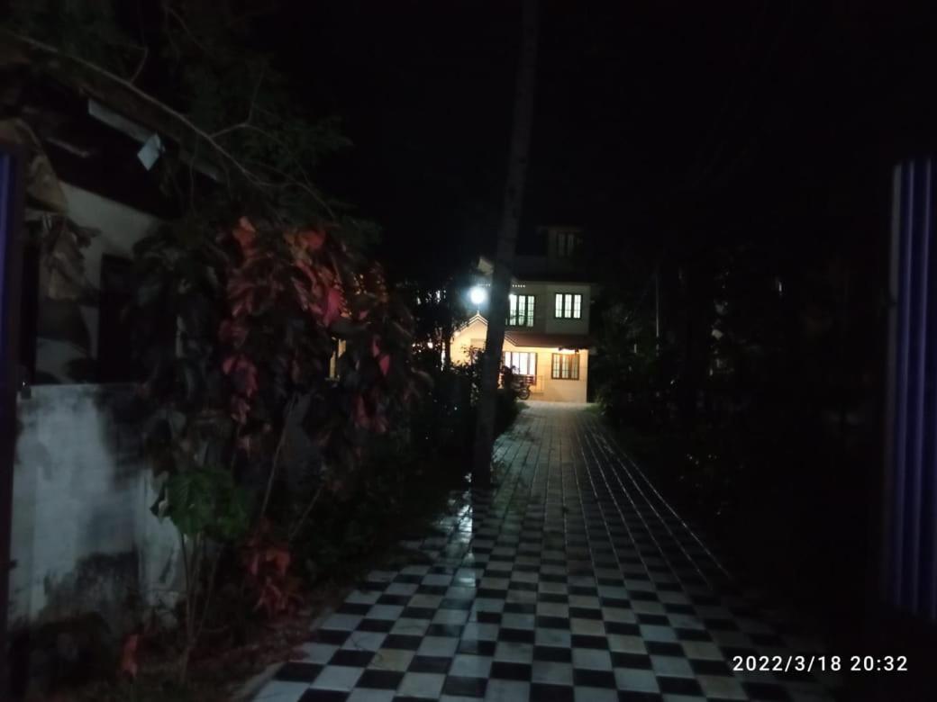 Апартаменты Devi Kripa Residency Варкала Экстерьер фото